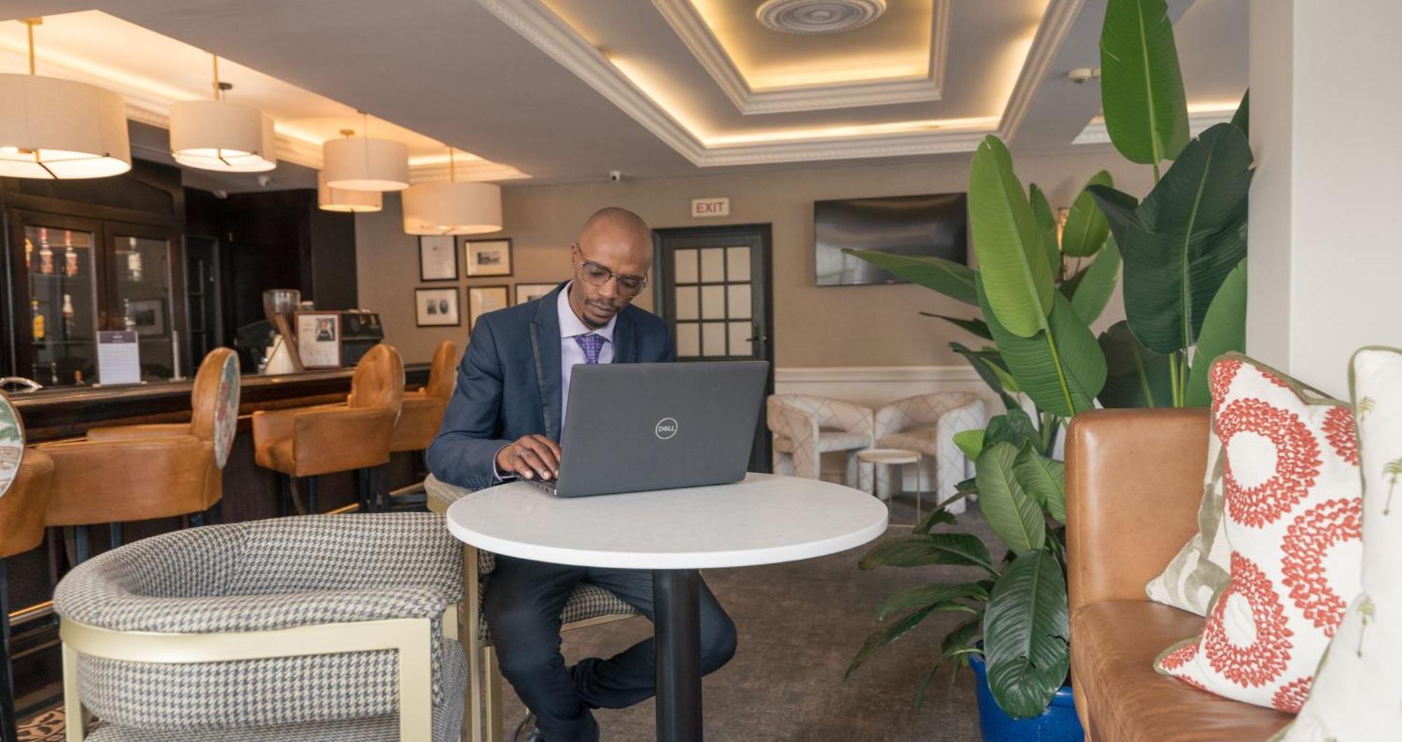 Anew Hotel Hilton Pietermaritzburg ภายนอก รูปภาพ